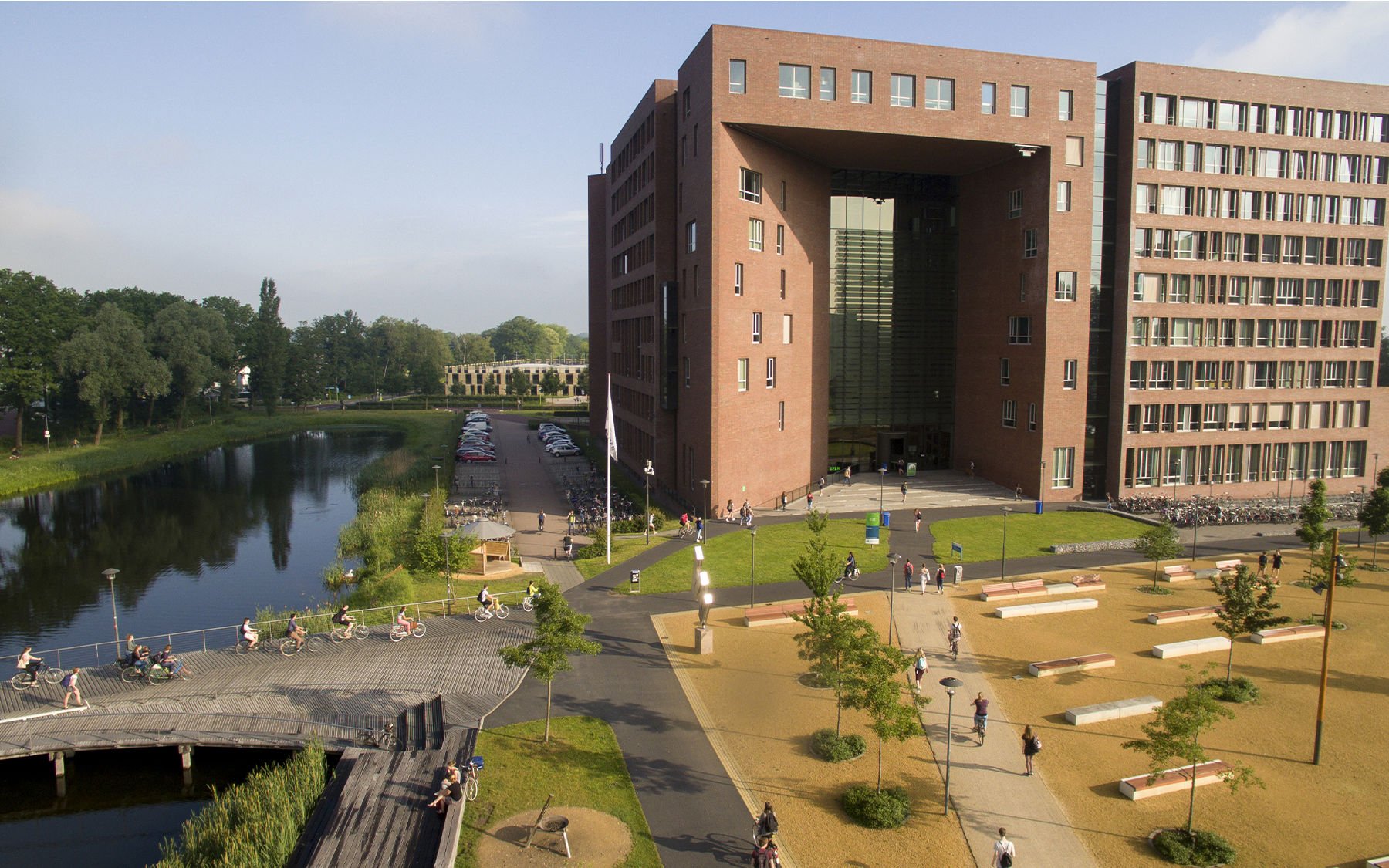 WUR (The Netherlands) <p style='font-size:2px;'> </p><p><span style='color:#b7b7b7;font-size:14px; line-height:35% !important; padding-top:50px !important;'>Wageningen UR is the collaboration between Wageningen University and Wageningen Research (WR), the specialized former research institutes from the Dutch Ministry of Agriculture. This combination of knowledge and experience enables Wageningen UR with its 5,600 staff and more than 8,500 students to contribute actively to solve scientific, social and commercial problems in the field of life sciences and natural resources. Stichting Wageningen Research (WR) conducts fundamental, application-oriented and applied research on healthy food and living environment in 9 research institutes and a range of expertise centres that work together with other national and international universities, research institutes and companies. WR has a strong network with industrial partners and academia, long-term relationships have generated an excellent track record in plant phenotyping with for instance fast 3D reconstruction of small and large plants in combination with robotics for the integration of automated phenotyping experiments.</span></p>